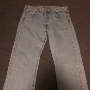 Levi’s 501 light wash jeans